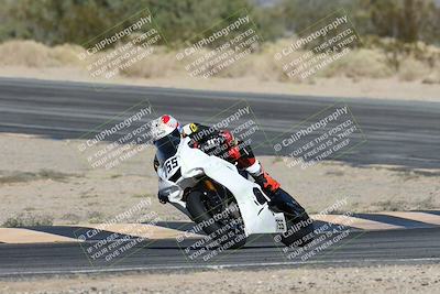 media/Dec-07-2025-CVMA (Sun) [[3e7d2de5dc]]/Race 8-Middleweight Shootout/